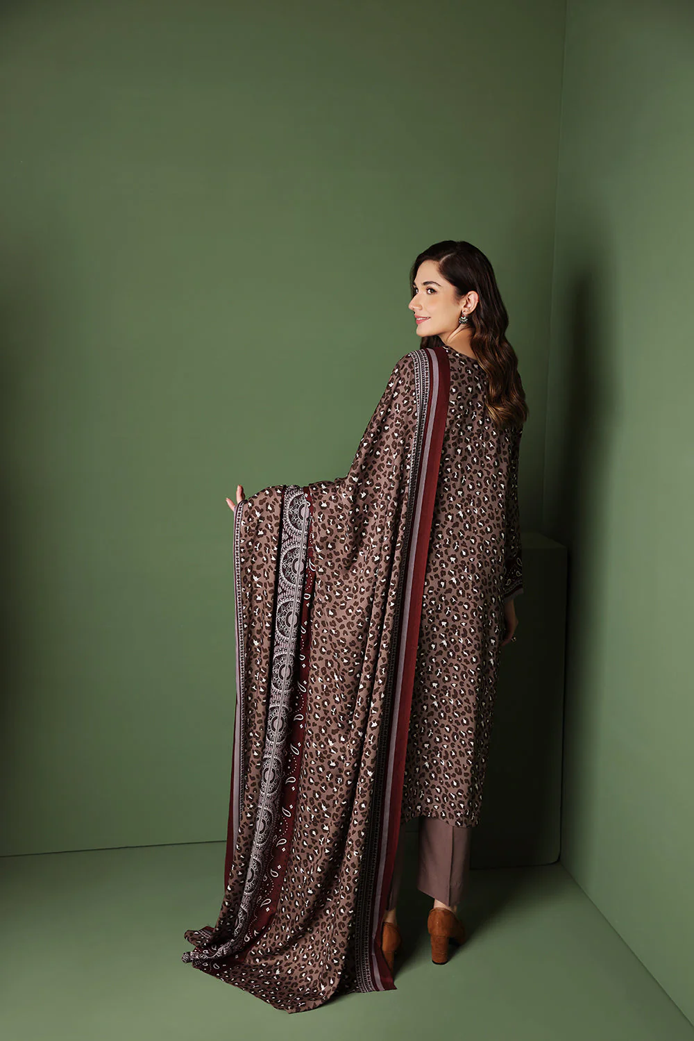 Nishat Stitched Linen 3 Piece 42206119 - Image 3