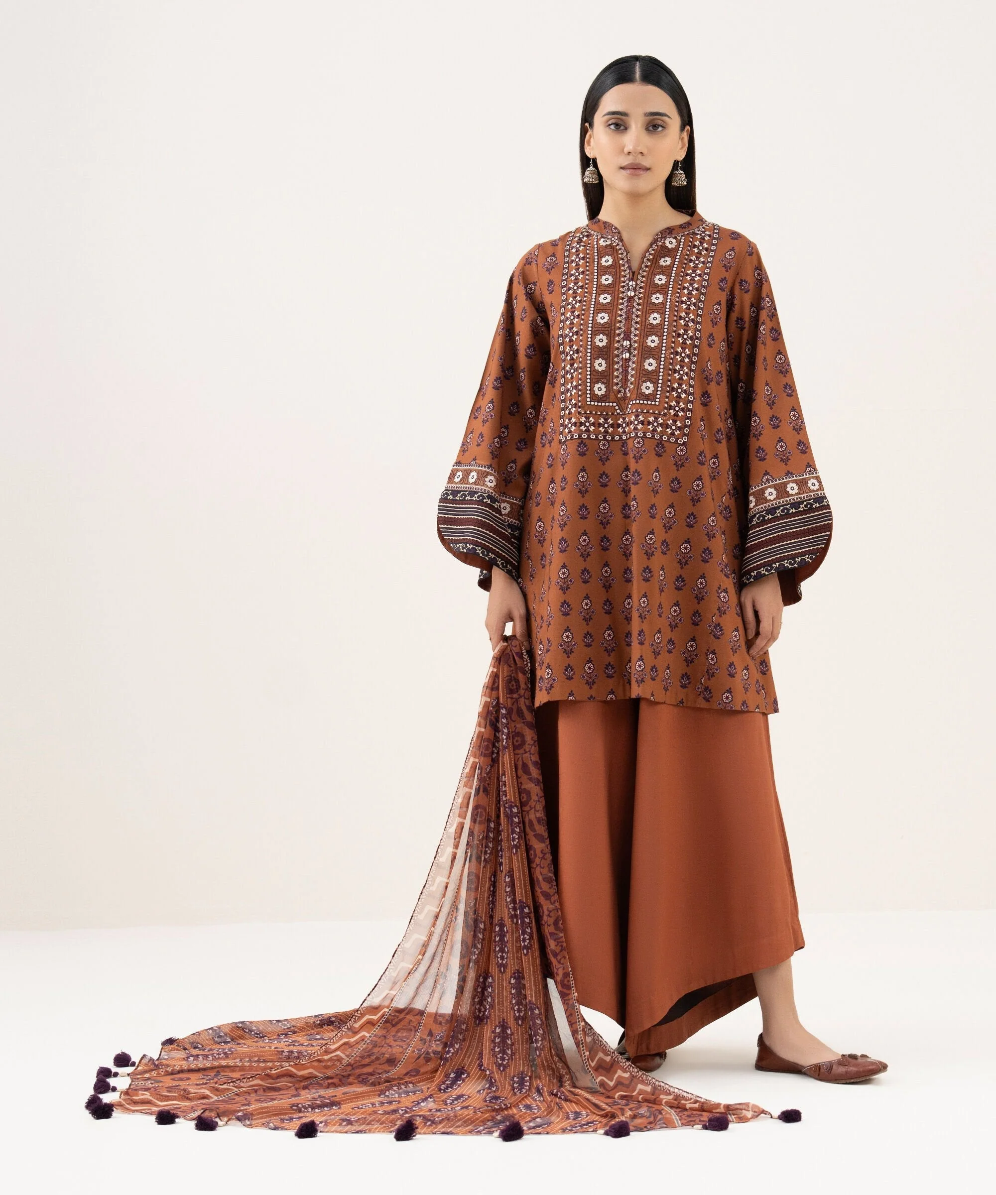 Sapphire Stitched 3 Piece Arabic Lawn 3PEDYS26V068 (Y-108) J(7) - Image 4