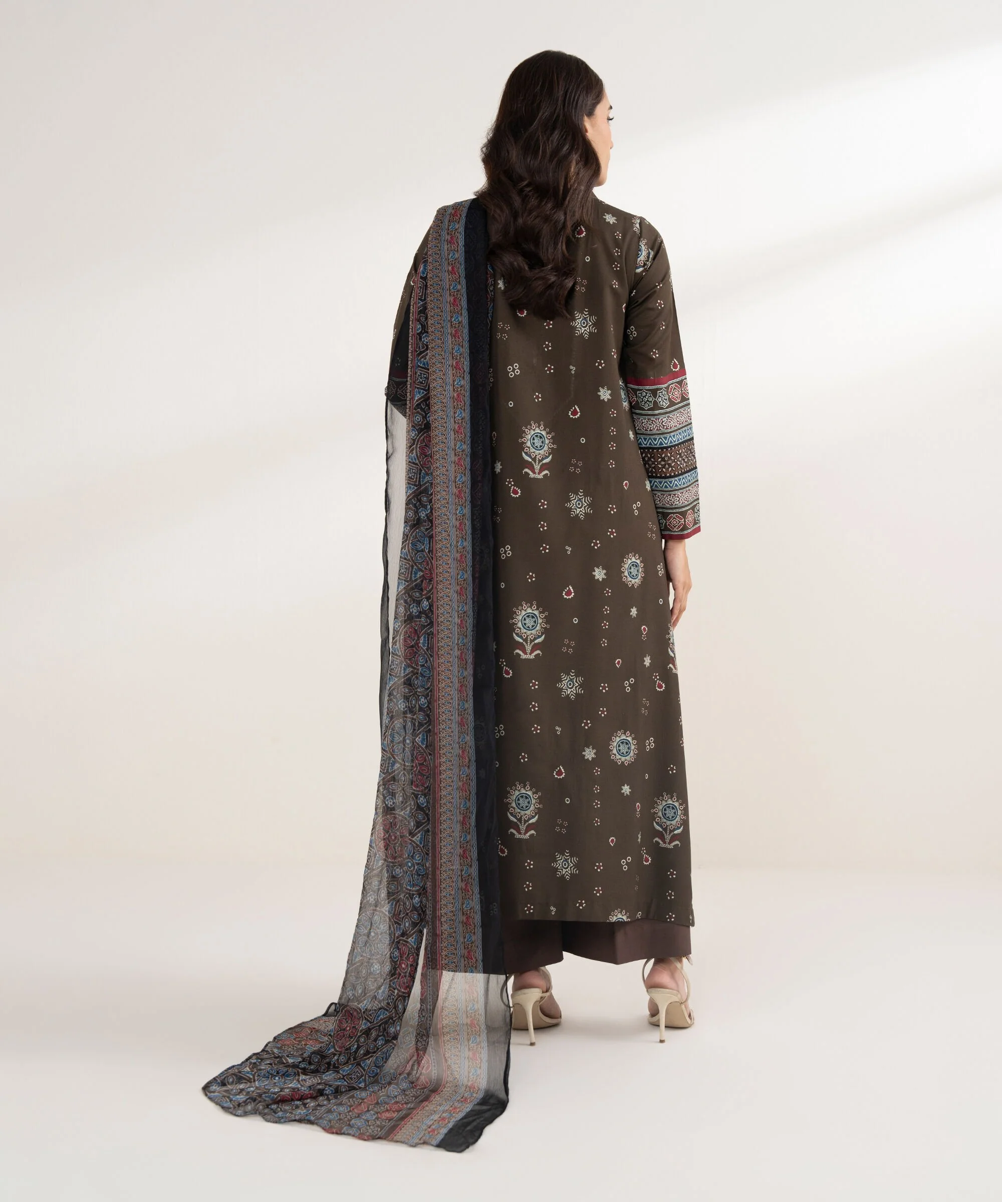 Sapphire Stitched 3 Piece Arabic Lawn PEDYS26V067B Y-48 - Image 4