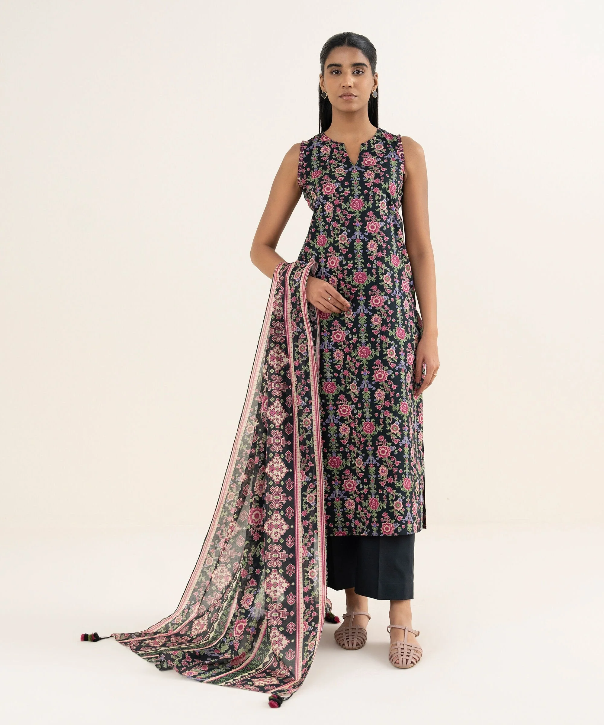 Sapphire Stitched 3 Piece Lawn 3PDDS26V0107 J(9)Y-199 184 - Image 2