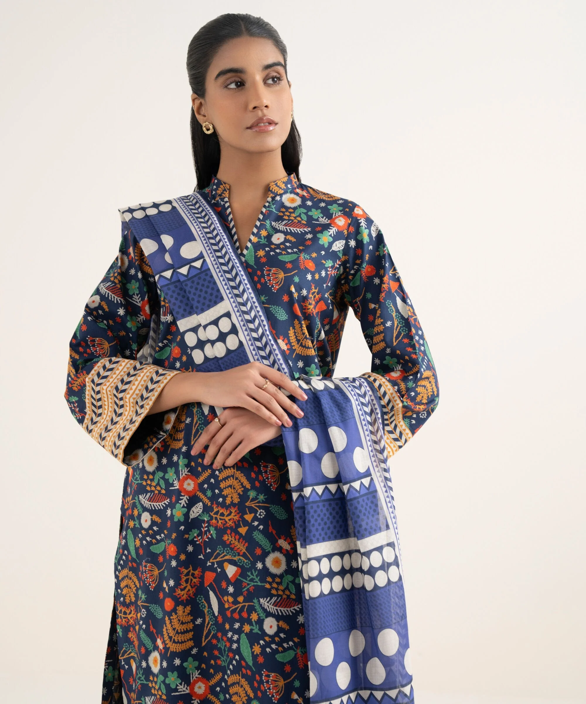 Sapphire Stitched 3 Piece Lawn 3PDDS26V0110 (Y-87) J(4)