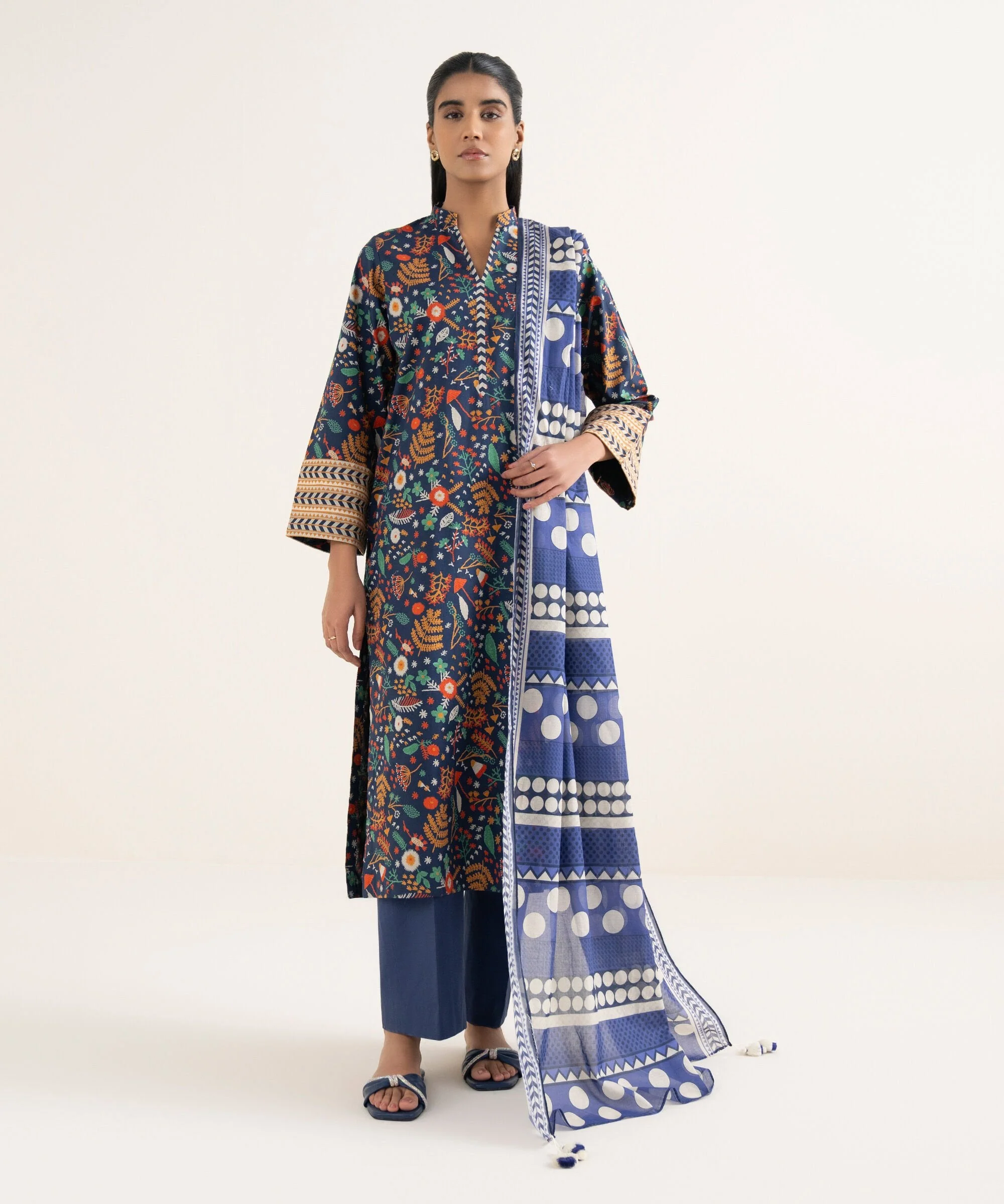 Sapphire Stitched 3 Piece Lawn 3PDDS26V0110 (Y-87) J(4) - Image 2