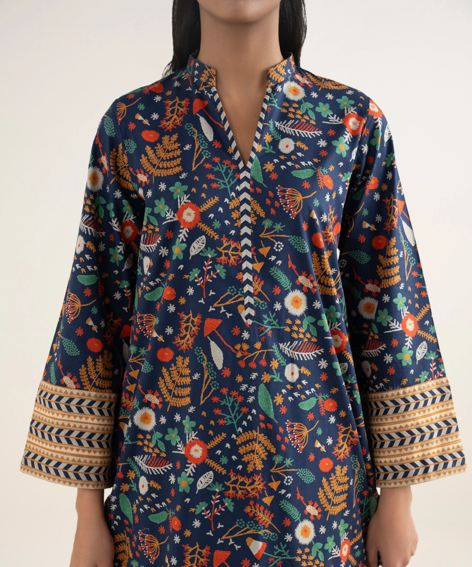 Sapphire Stitched 3 Piece Lawn 3PDDS26V0110 (Y-87) J(4) - Image 5