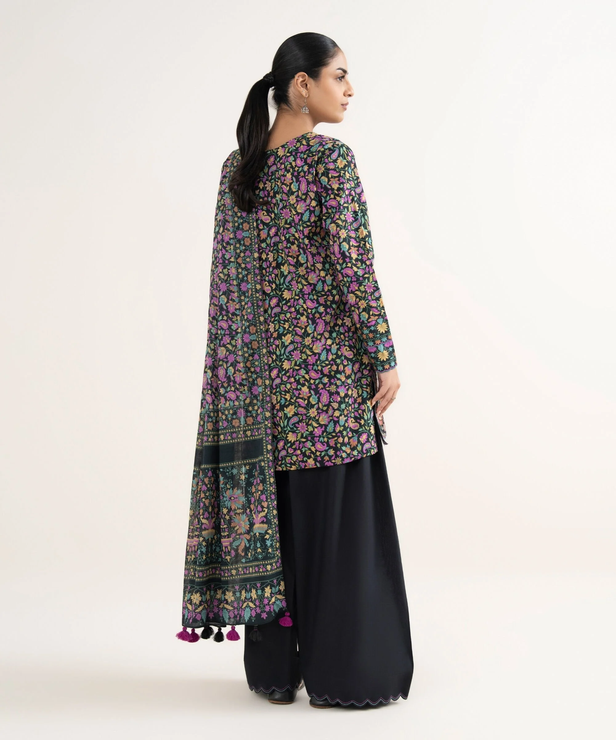 Sapphire Stitched 3 Piece Lawn EDYS26V0130B (Y-178) - Image 4