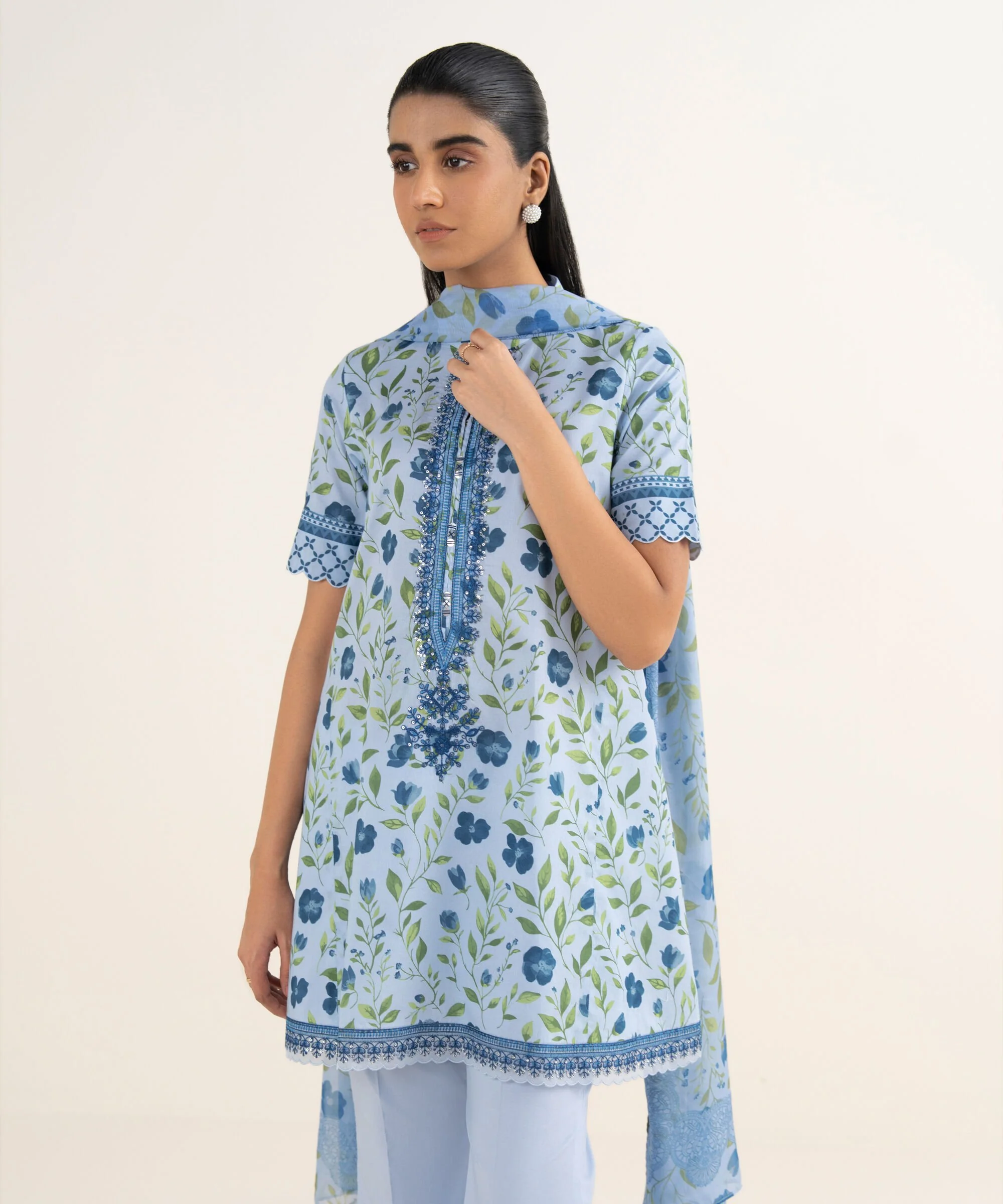 Sapphire Stitched 3 Piece Lawn EDYS26V0153B(J66)
