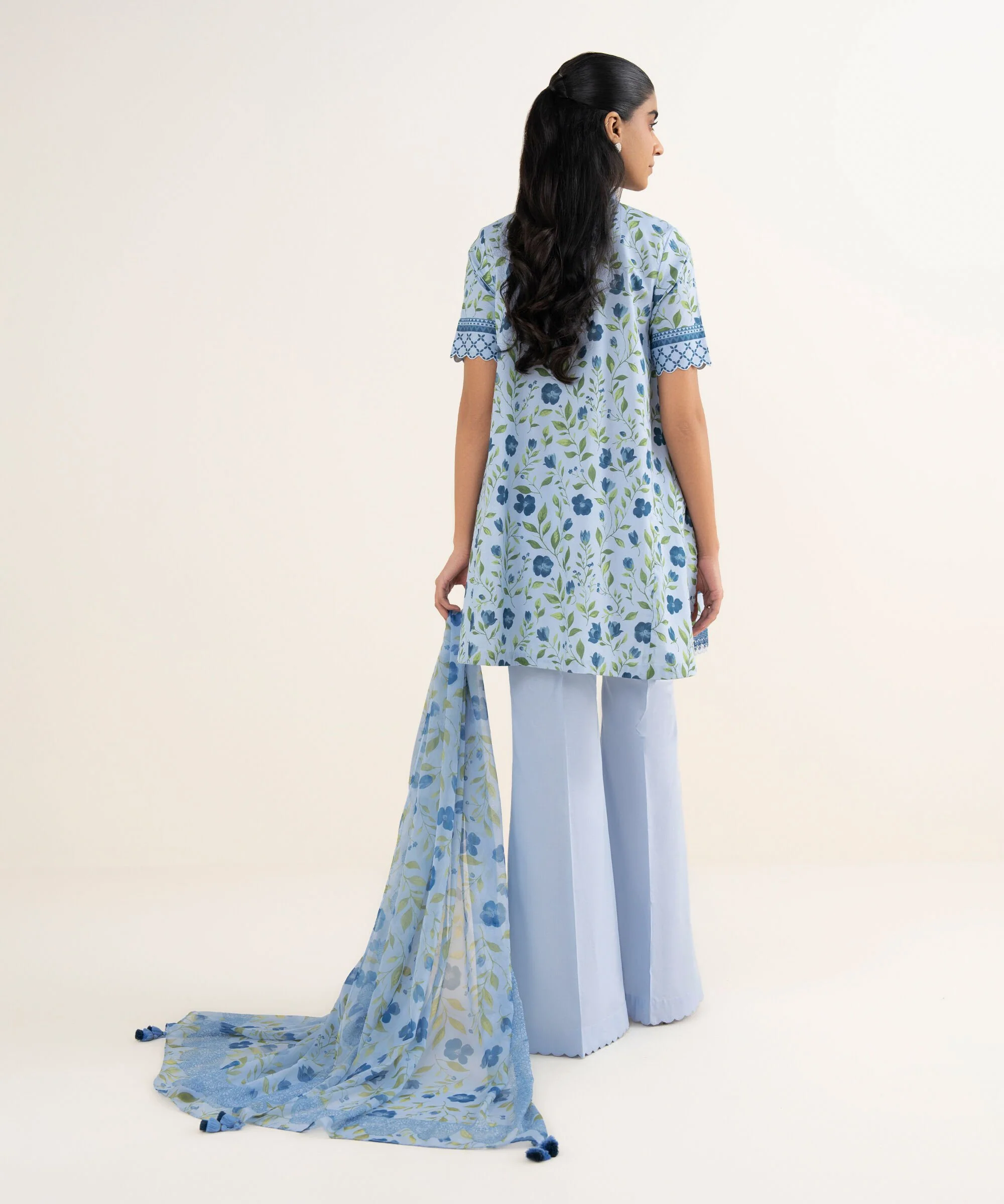 Sapphire Stitched 3 Piece Lawn EDYS26V0153B(J66) - Image 4