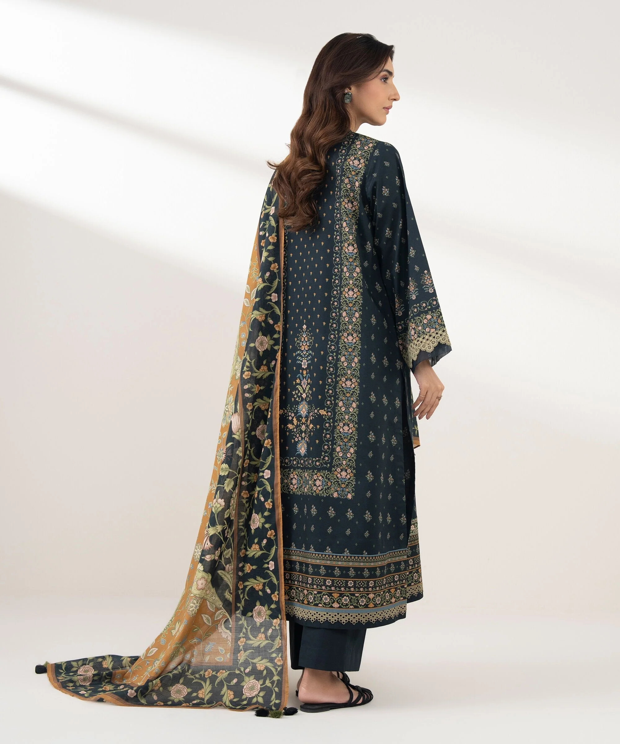 Sapphire Stitched 3 Piece Lawn EDYS26V0169B (Y-85) J(19) - Image 4