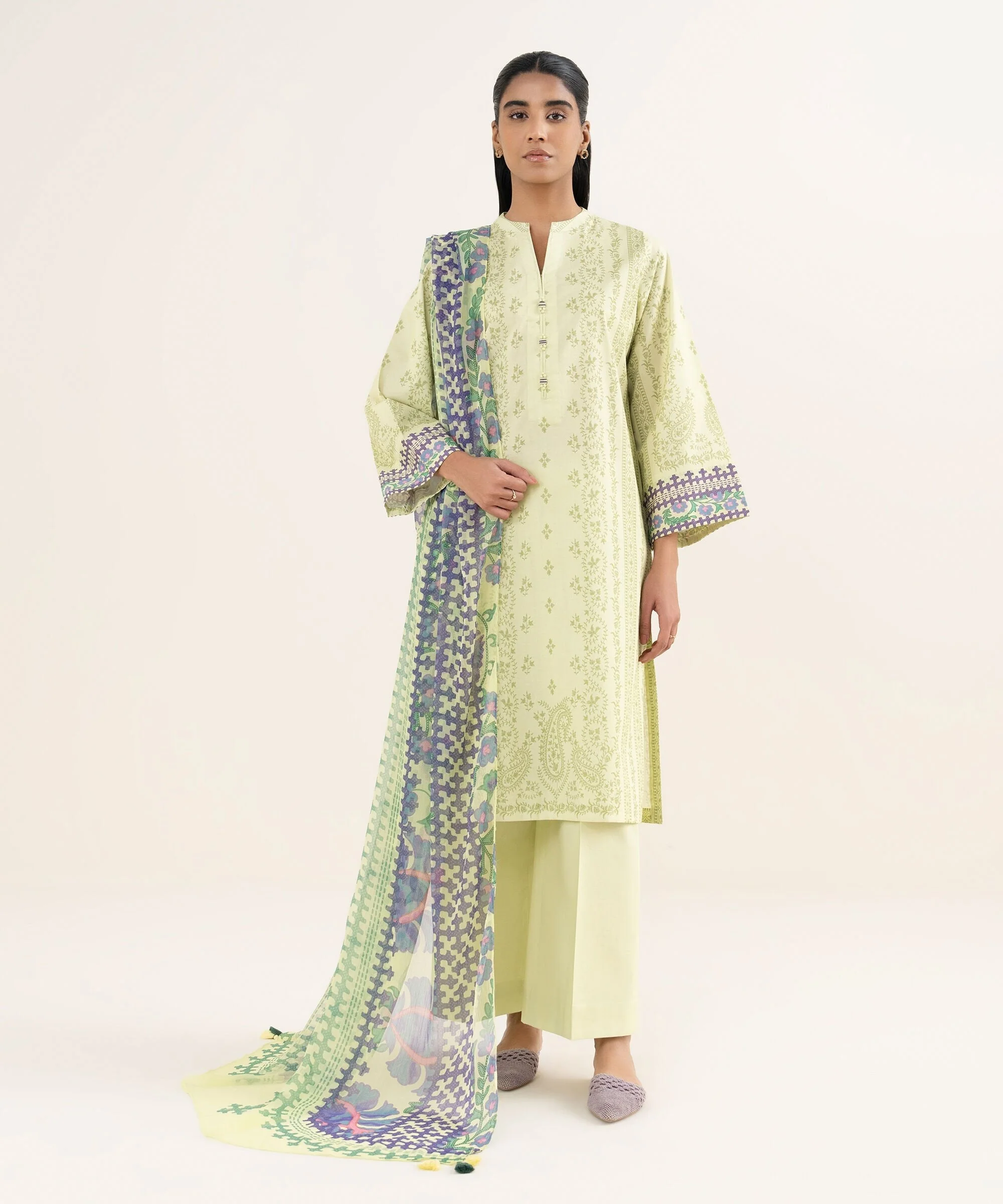 Sapphire Stitched 3 Piece Lawn PESGS26V022B (Y-177 184) J(6)