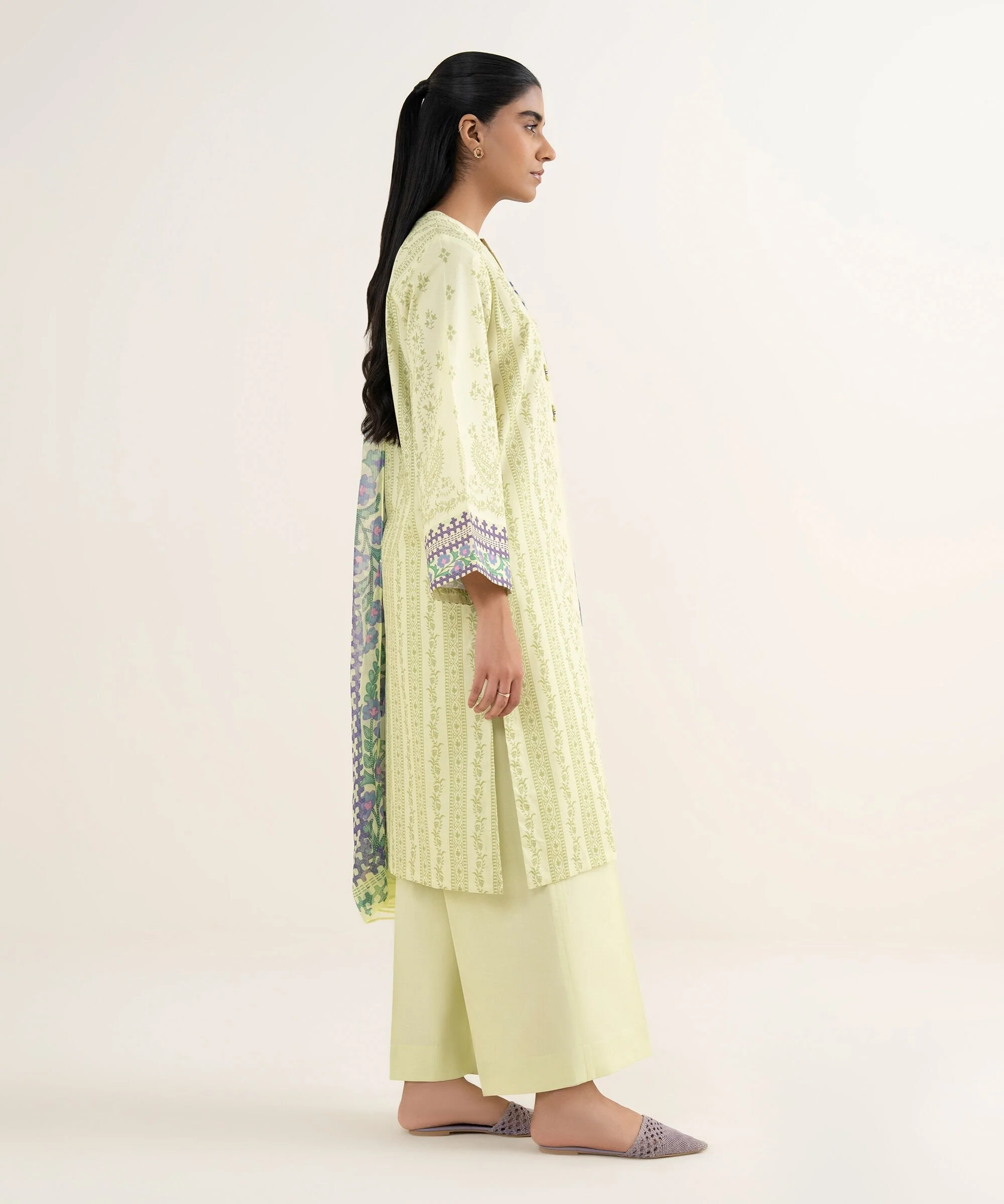 Sapphire Stitched 3 Piece Lawn PESGS26V022B (Y-177 184) J(6) - Image 3