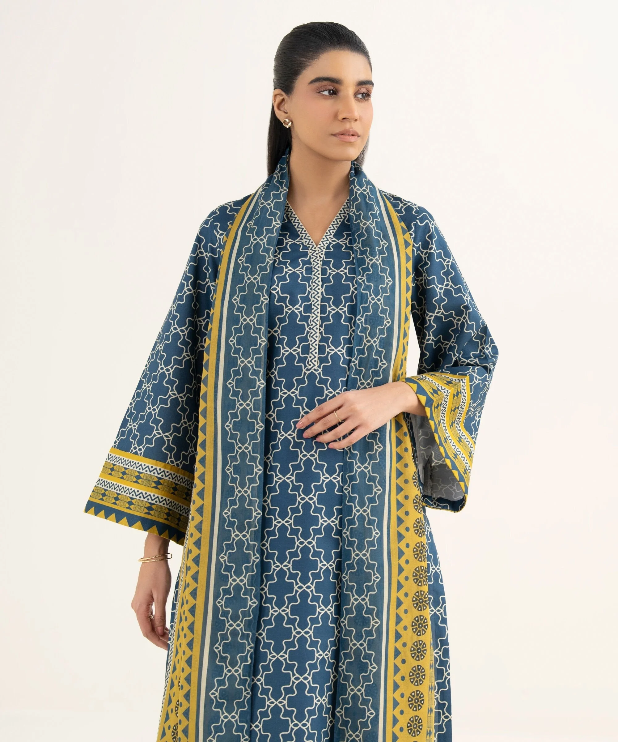 Sapphire Stitched 3 Piece Lawn U3PDDS26V097 (Y-179) J(10)