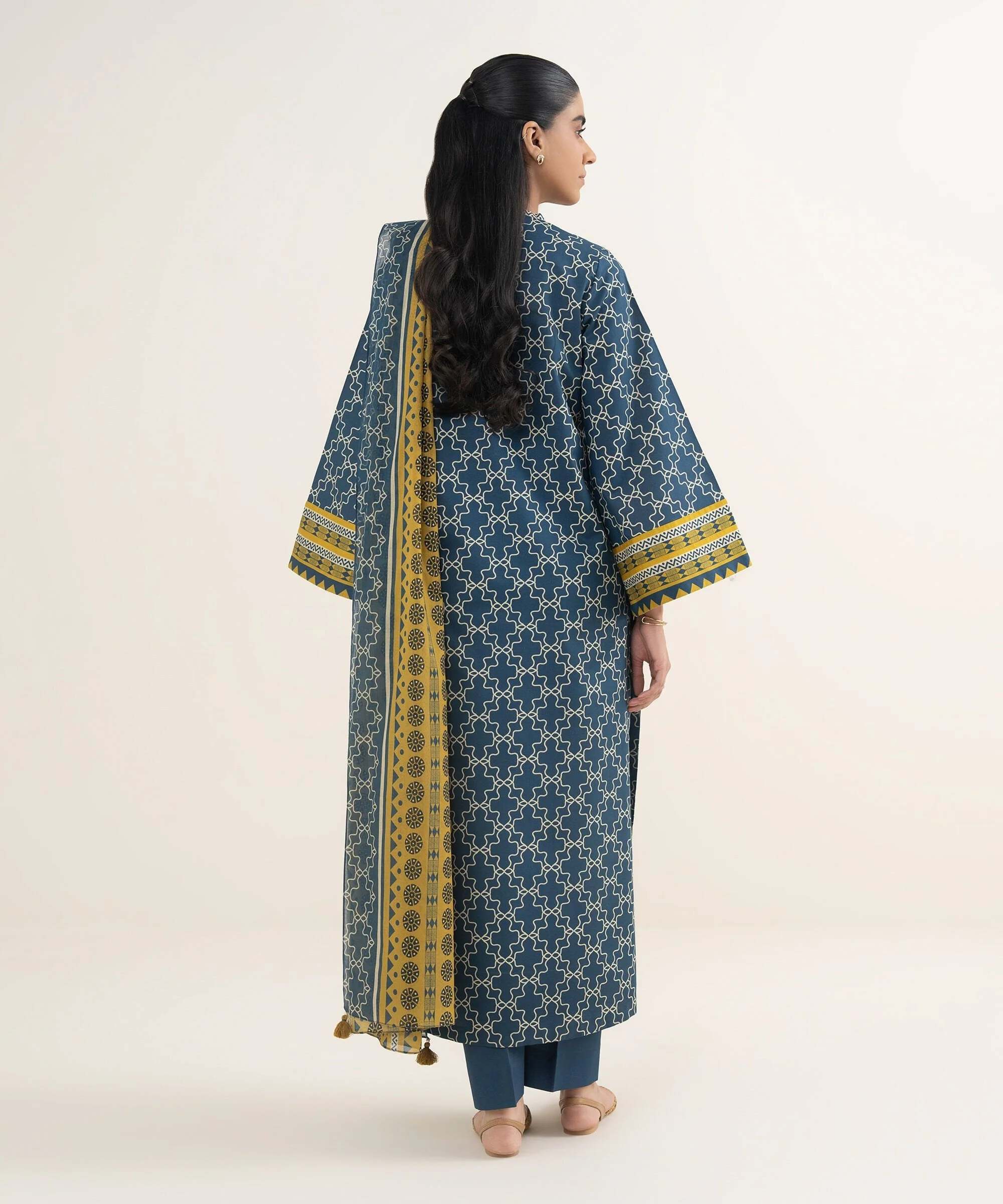 Sapphire Stitched 3 Piece Lawn U3PDDS26V097 (Y-179) J(10) - Image 4