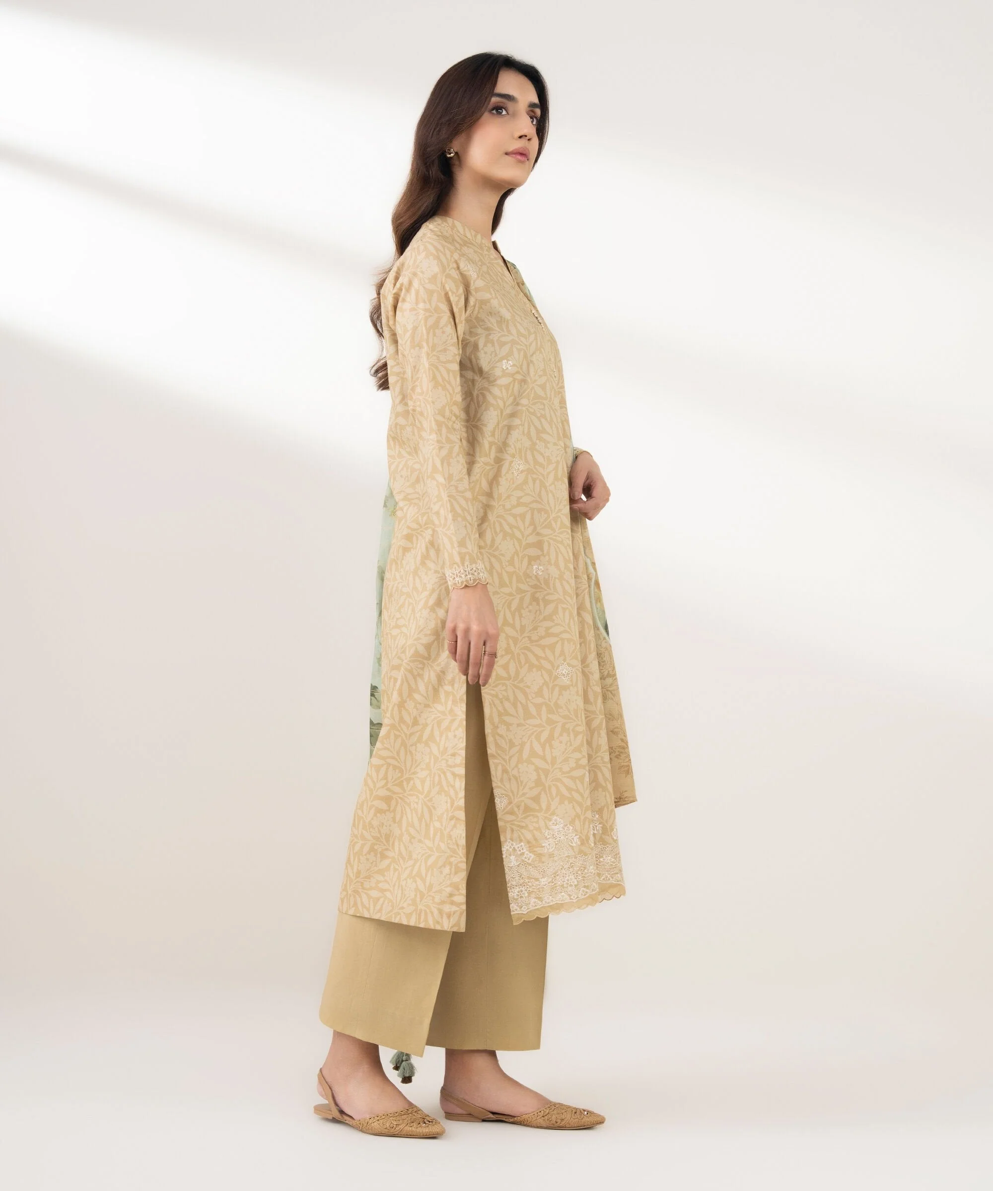 Sapphire Stitched 3 Piece ZARI Lawn EDYS26V0124B (Y-178 185) J(10) - Image 3