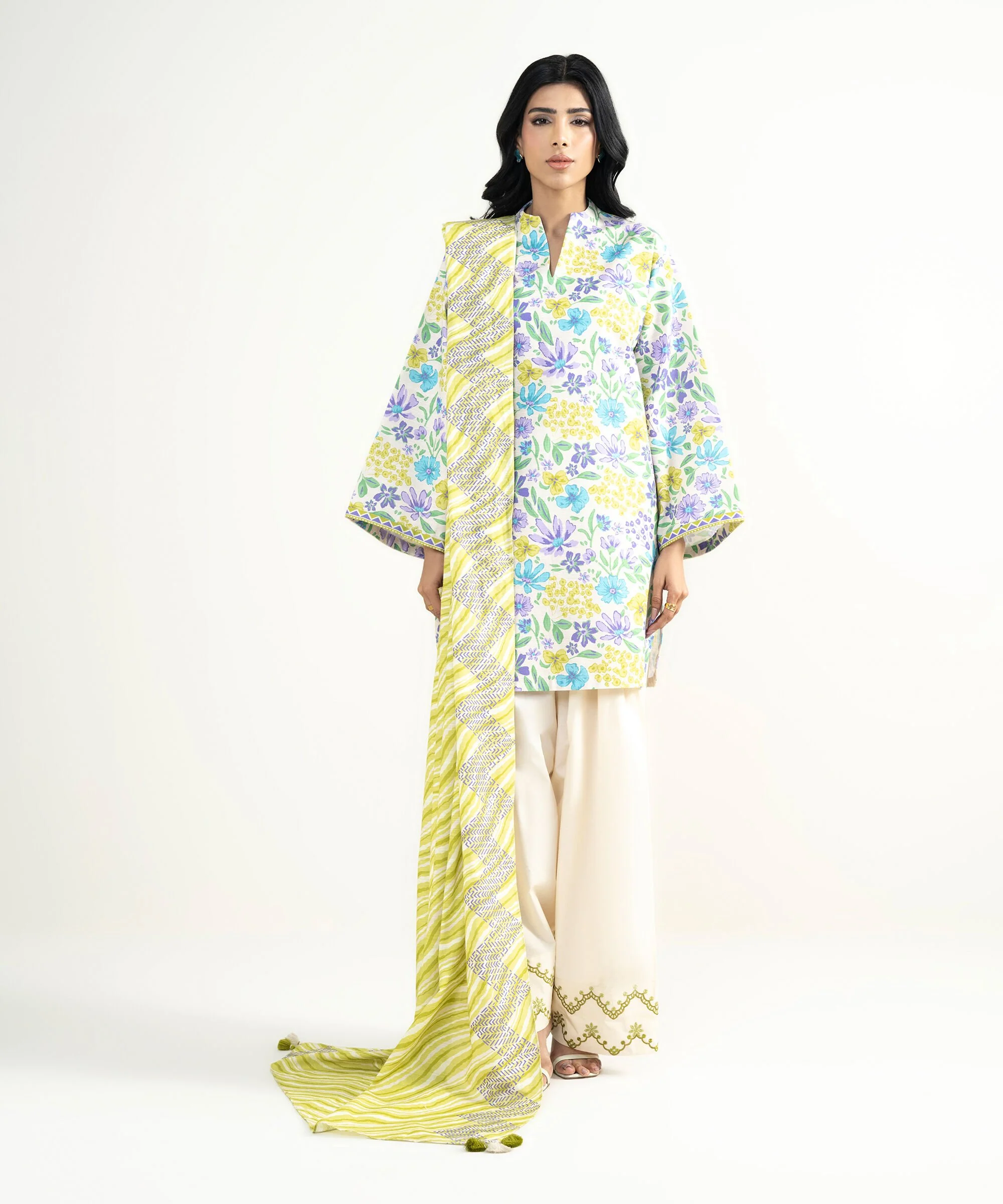 Sapphire Stitched Lawn 3 Piece U3P-DD25V9-15 J(95) Y154 - Image 2
