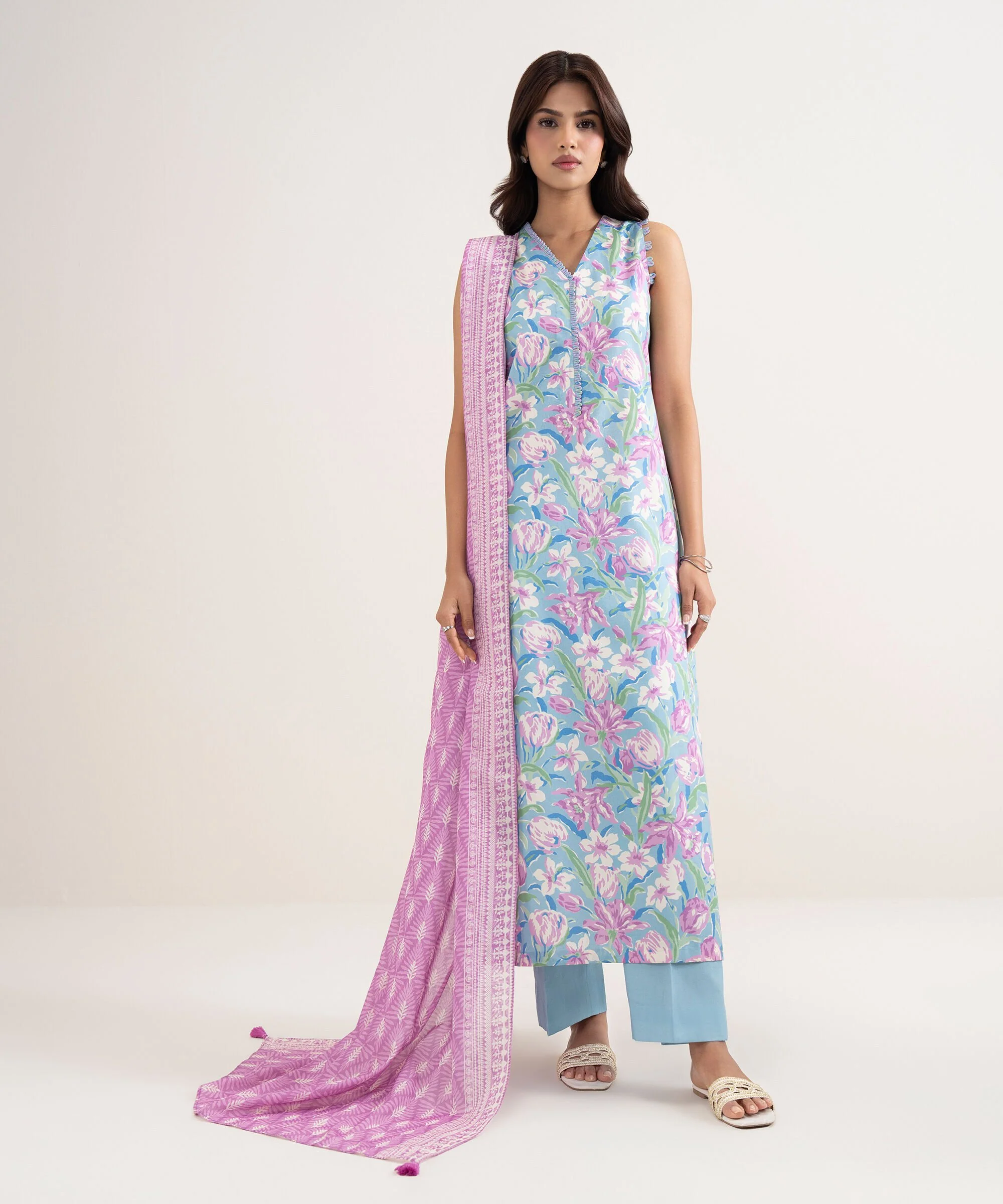 Sapphire Stitched Lawn 3 Piece U3P-DDS26V2-22 J(126) Y (195) - Image 2