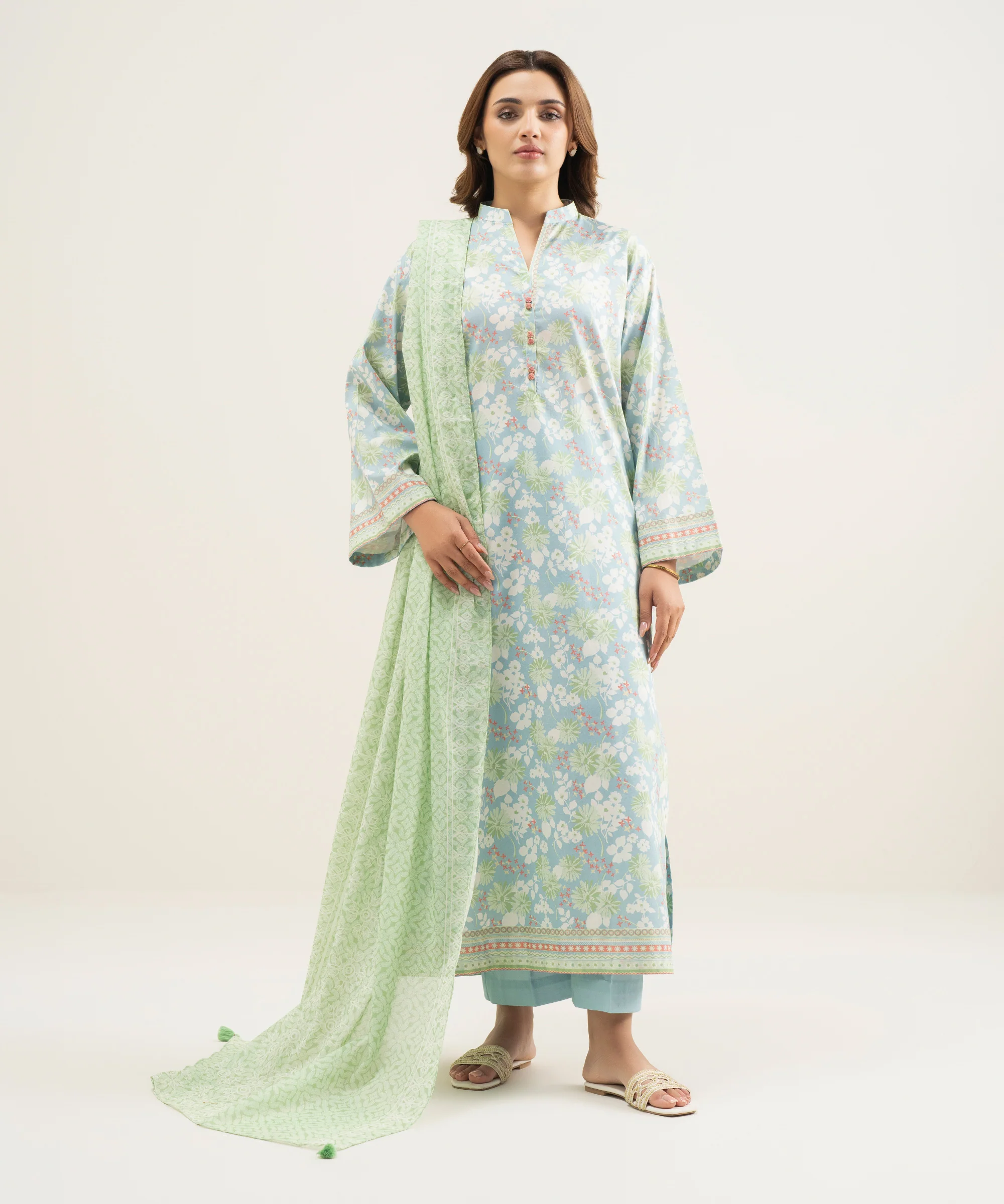 Sapphire Stitched Lawn 3 Piece U3P-DDS26V2-23 J(113) Y 186