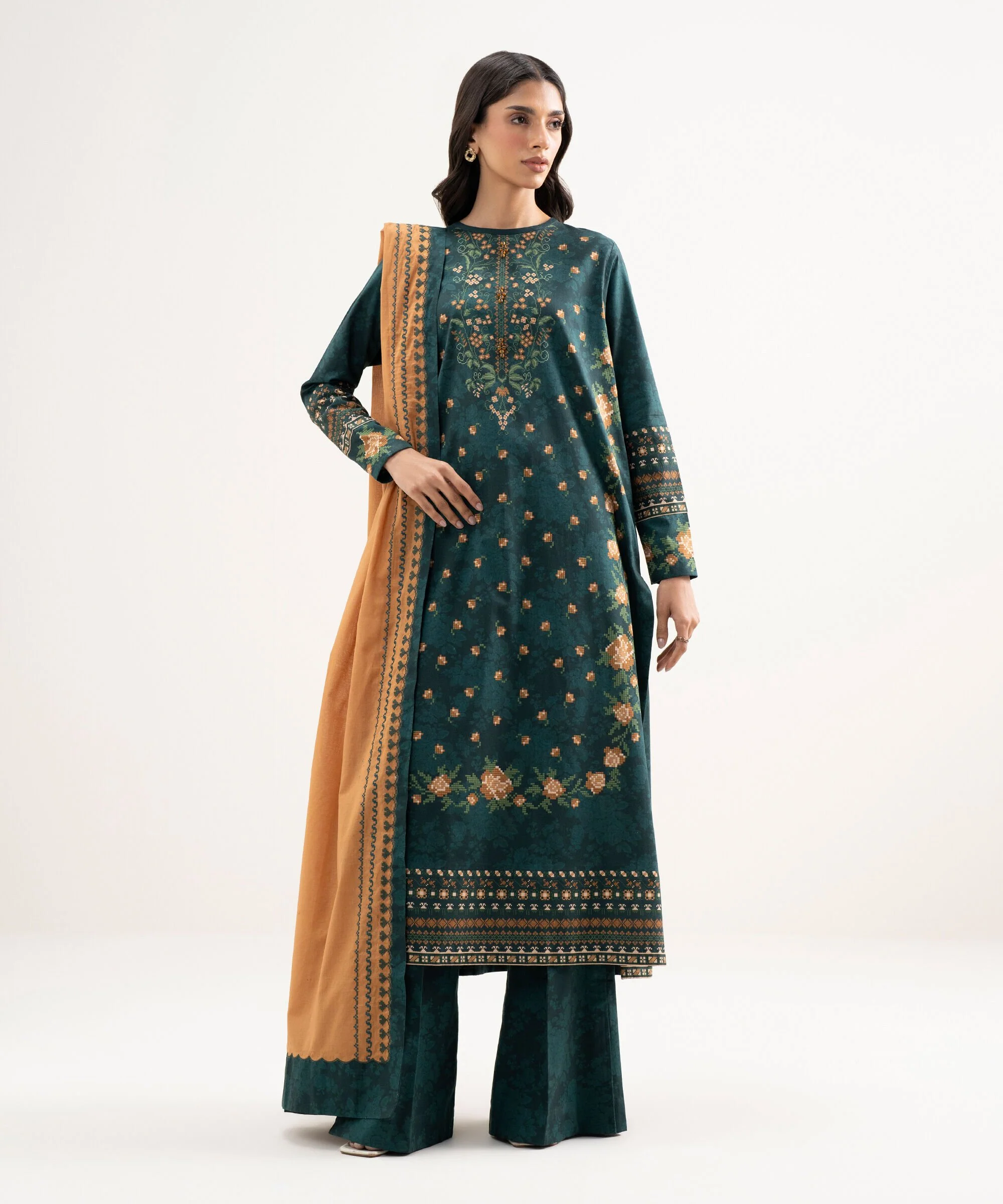 Sapphire Stitched Lawn 3 Piece U3PE-DYS26V3-10 J(126) NY181 - Image 2