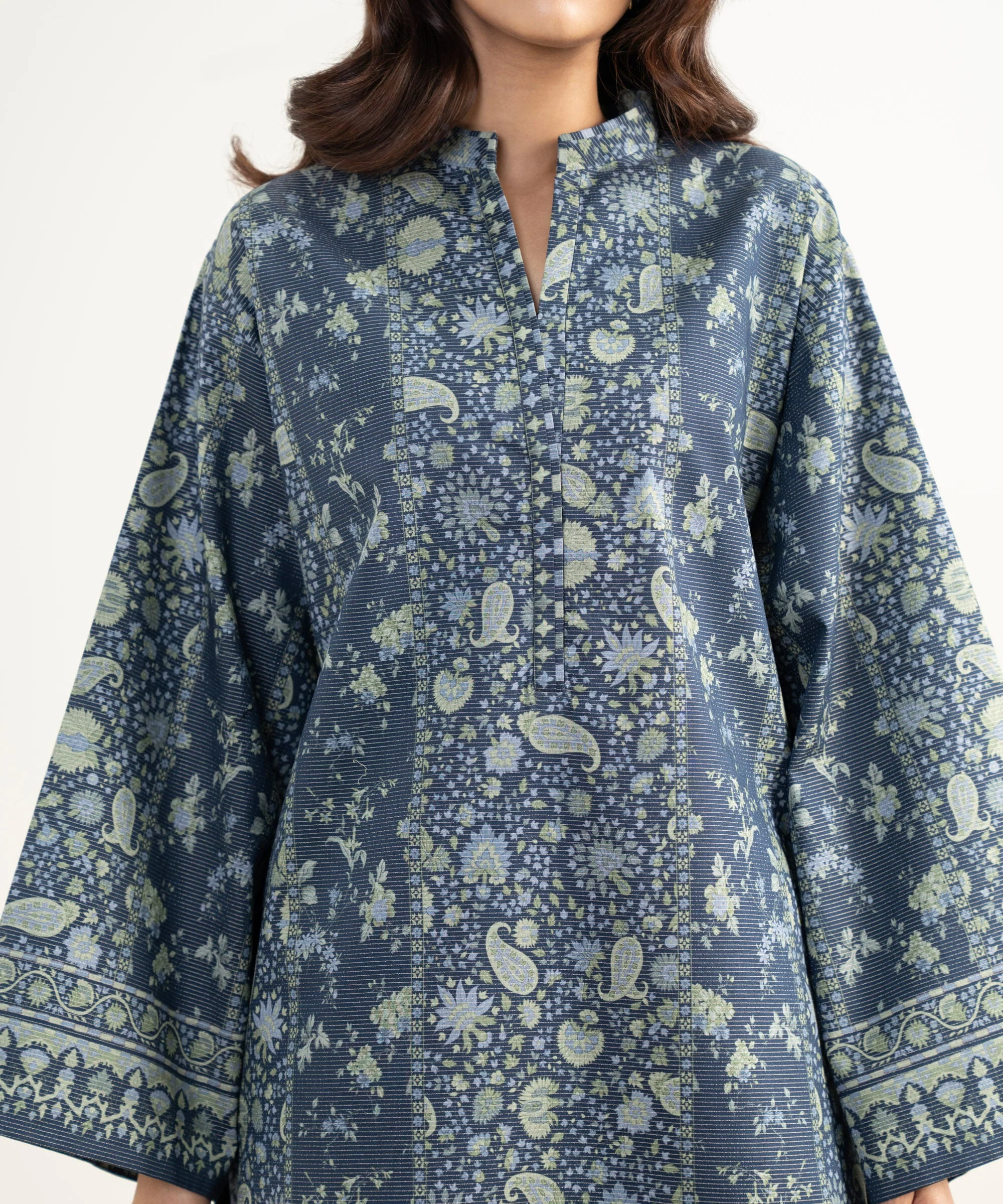 Sapphire Stitched Zari Lawn 3 Piece U3PE-DYS26V3-100 J(112) Y (187) - Image 5