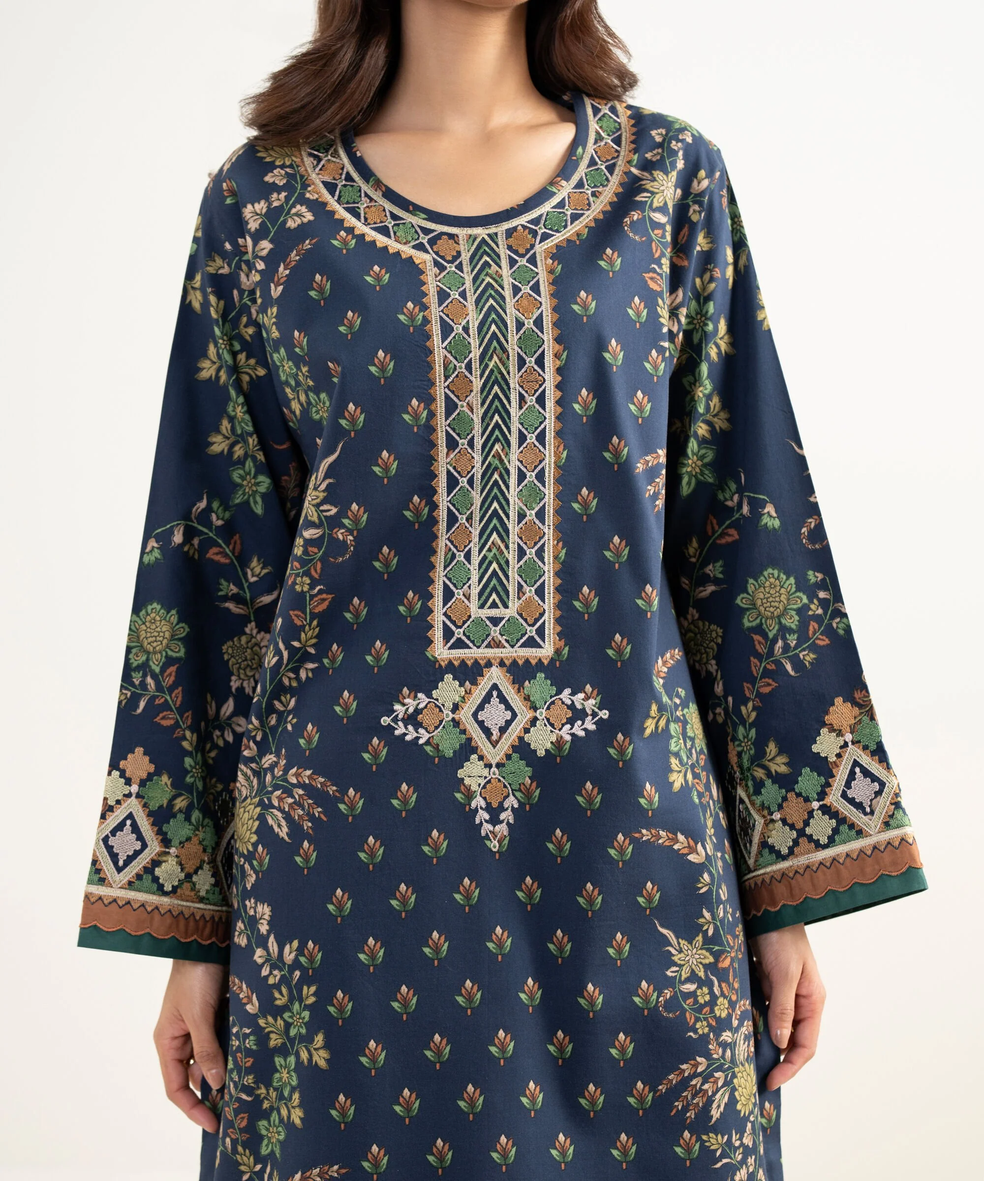 Sapphire Stitched Lawn 3 Piece U3PE-DYS26V3-124 JM(55) NY(194) - Image 5