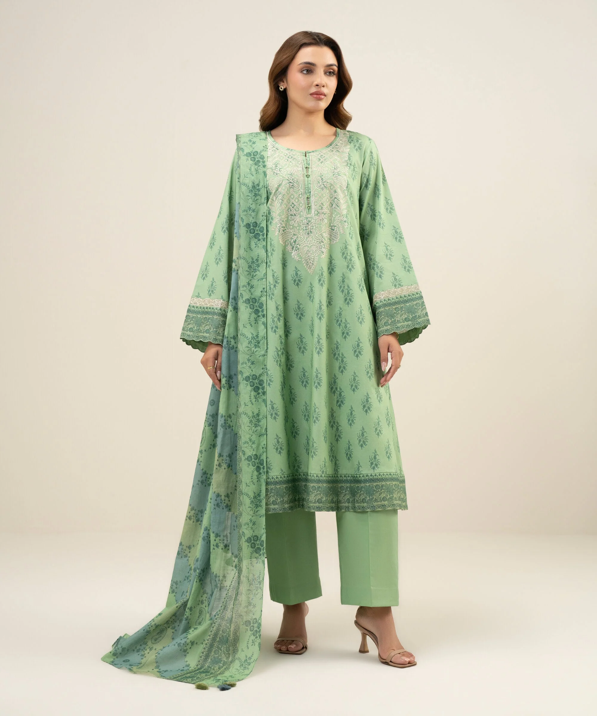 Sapphire Stitched Lawn 3 Piece U3PE-DYS26V3-14 J(20)Y-196