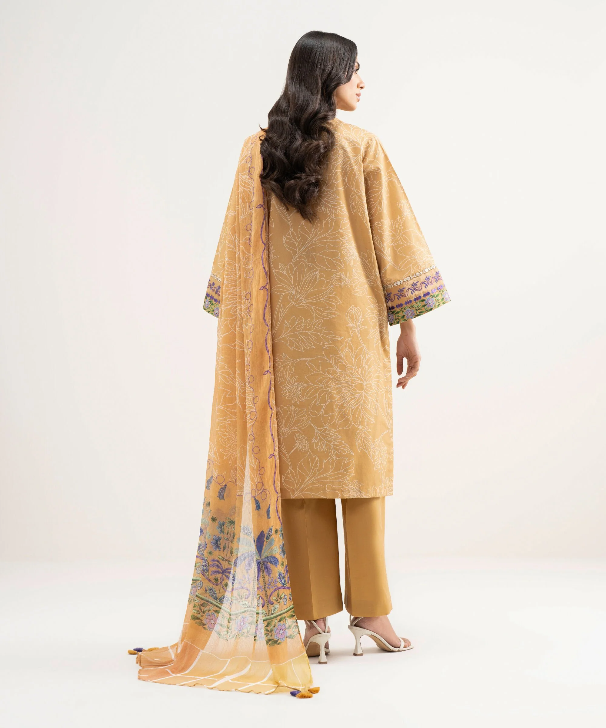 Sapphire Stitched Lawn 3 Piece U3PE-DYS26V3-25 J(51) - Image 3