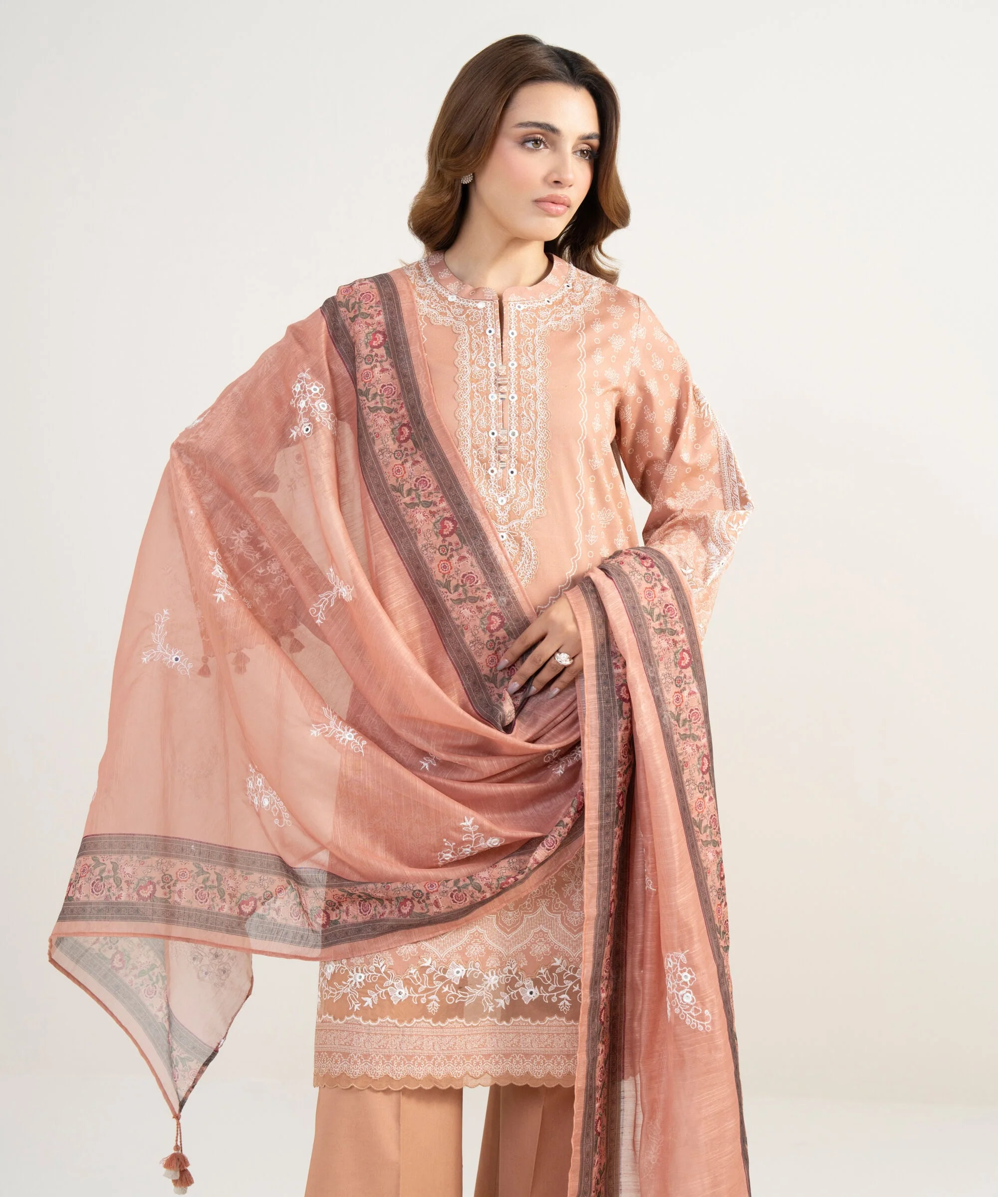Sapphire Stitched Lawn 3 Piece U3PE-SGS26V3-65 JM(49). Y 190 189 - Image 2