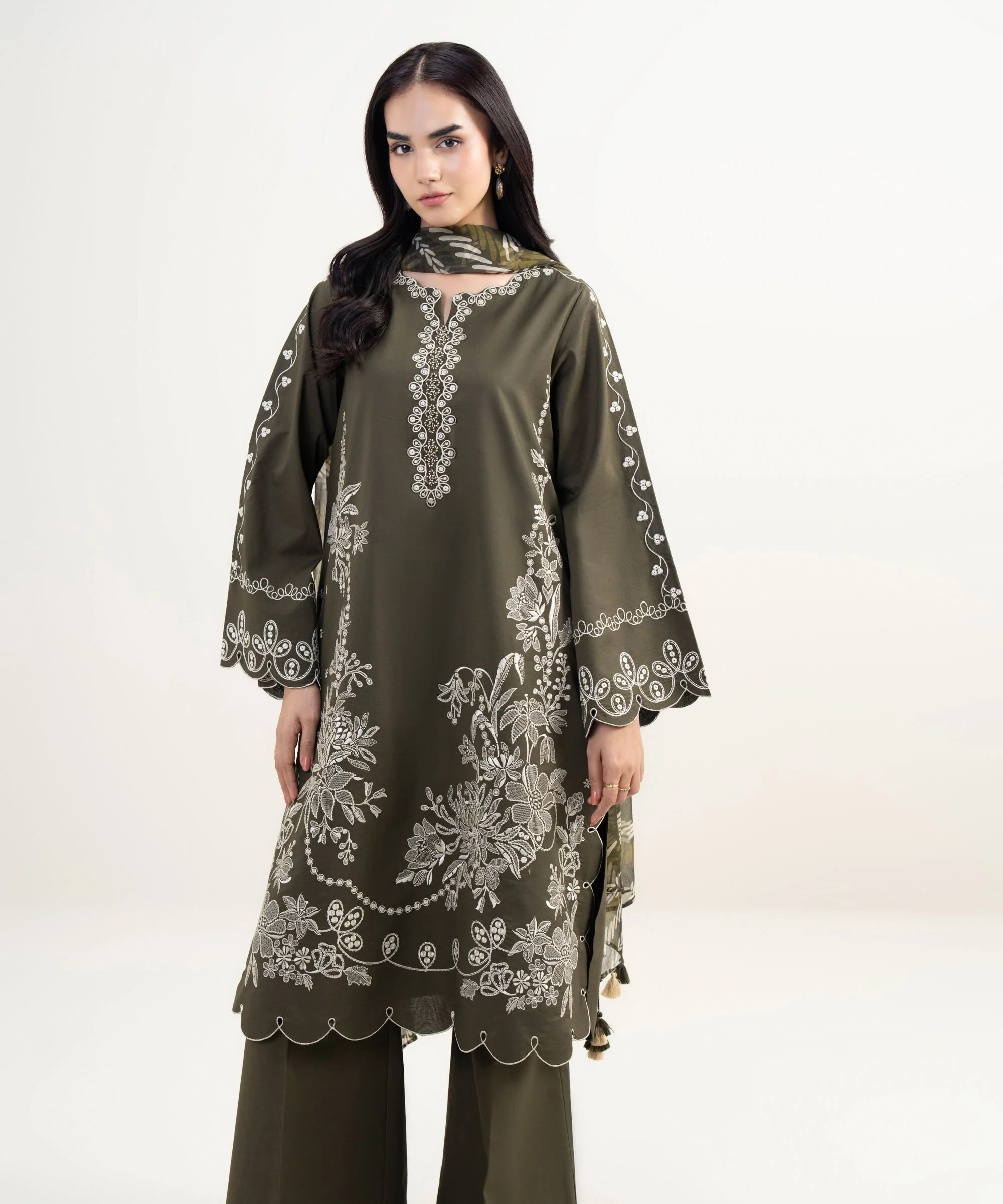Sapphire Stitched Textured Lawn 3 Piece U3PE-STS26V3-17 JM(58&57) NY (197)