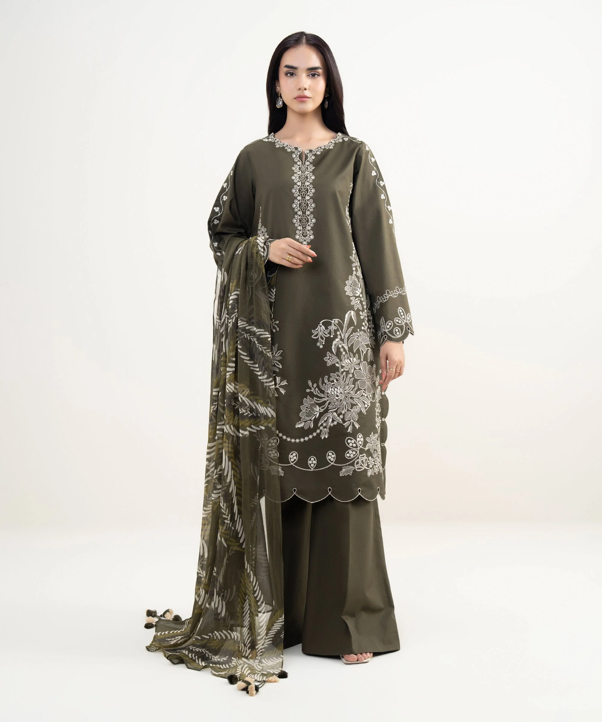 Sapphire Stitched Textured Lawn 3 Piece U3PE-STS26V3-17 JM(58&57) NY (197) - Image 2