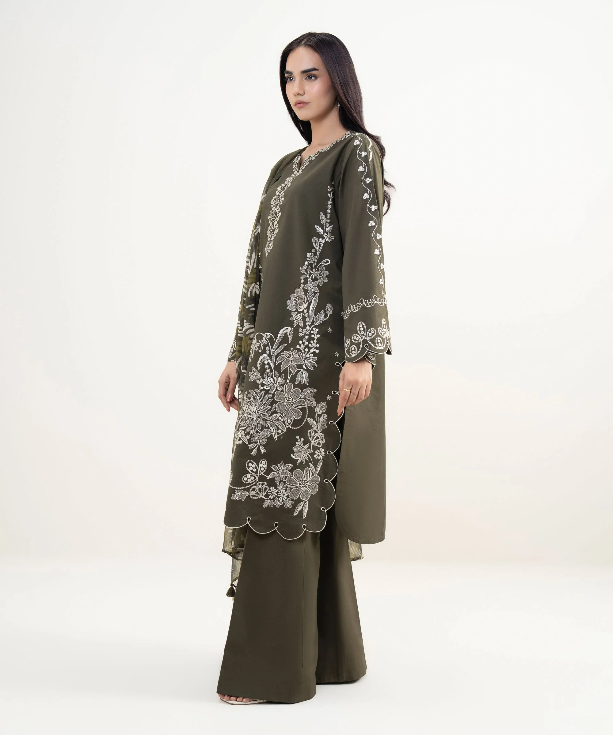 Sapphire Stitched Textured Lawn 3 Piece U3PE-STS26V3-17 JM(58&57) NY (197) - Image 3