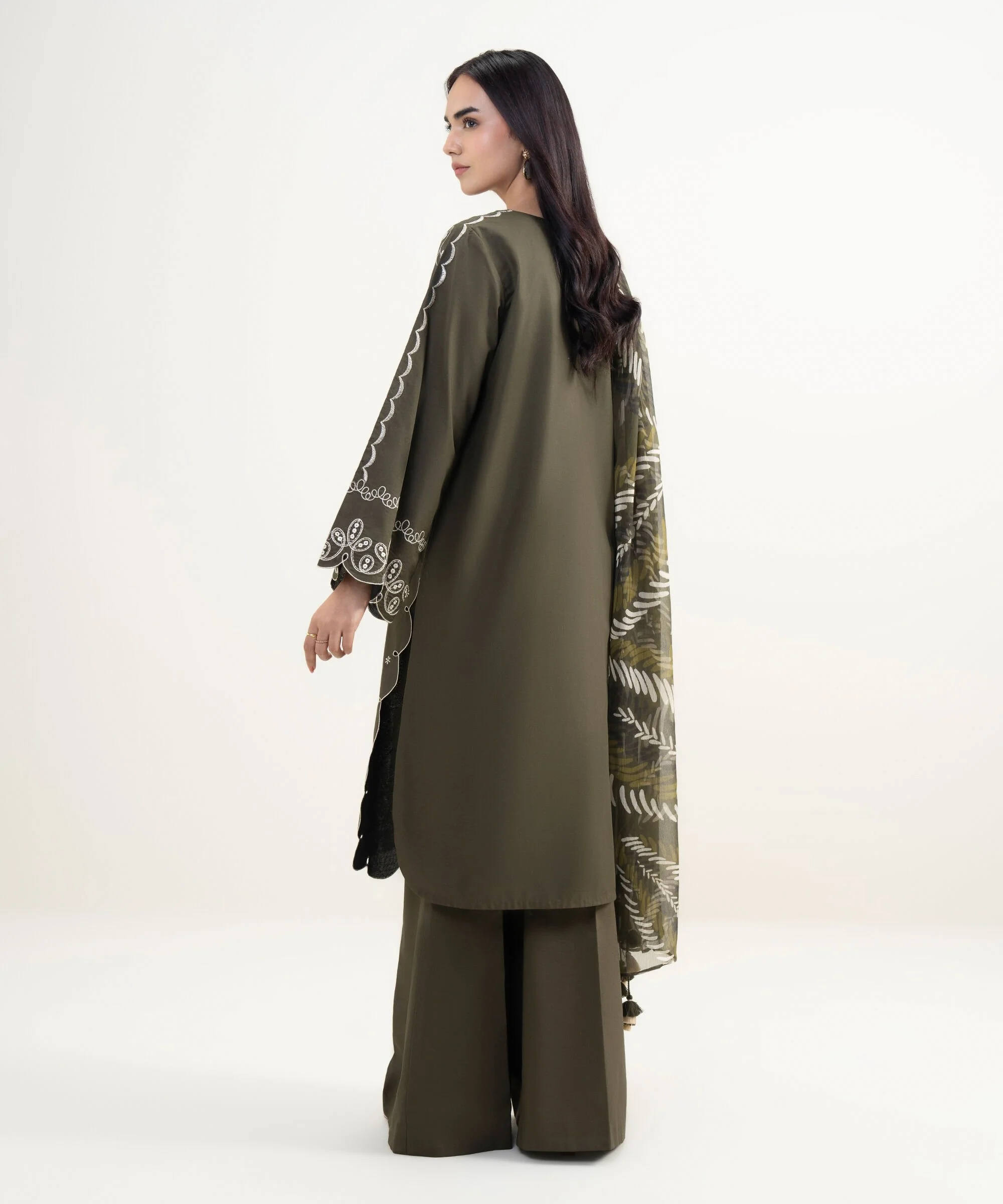 Sapphire Stitched Textured Lawn 3 Piece U3PE-STS26V3-17 JM(58&57) NY (197) - Image 4